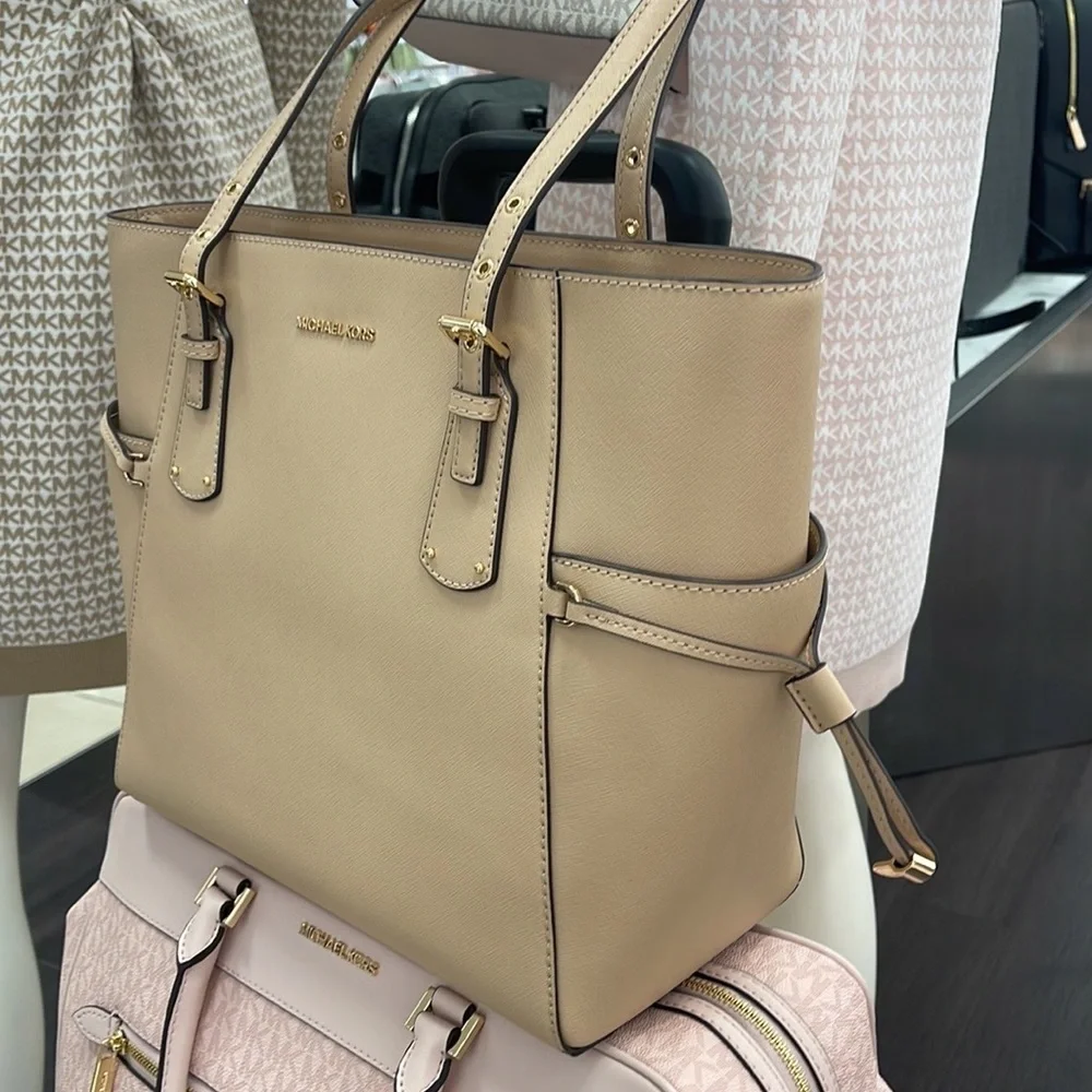 Michael Kors Voyager Small Saffiano Leather Tote Bag 30H1GV6T4T NWT OYSTER